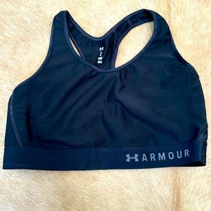 Under Armour - compression sports bra